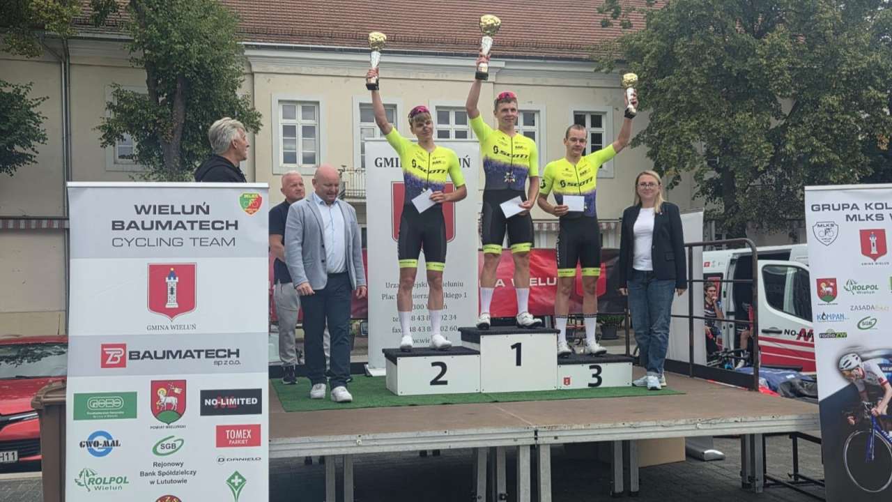 Kolarze TC Chrobry Scott zajęli całe podium w Wieluniu