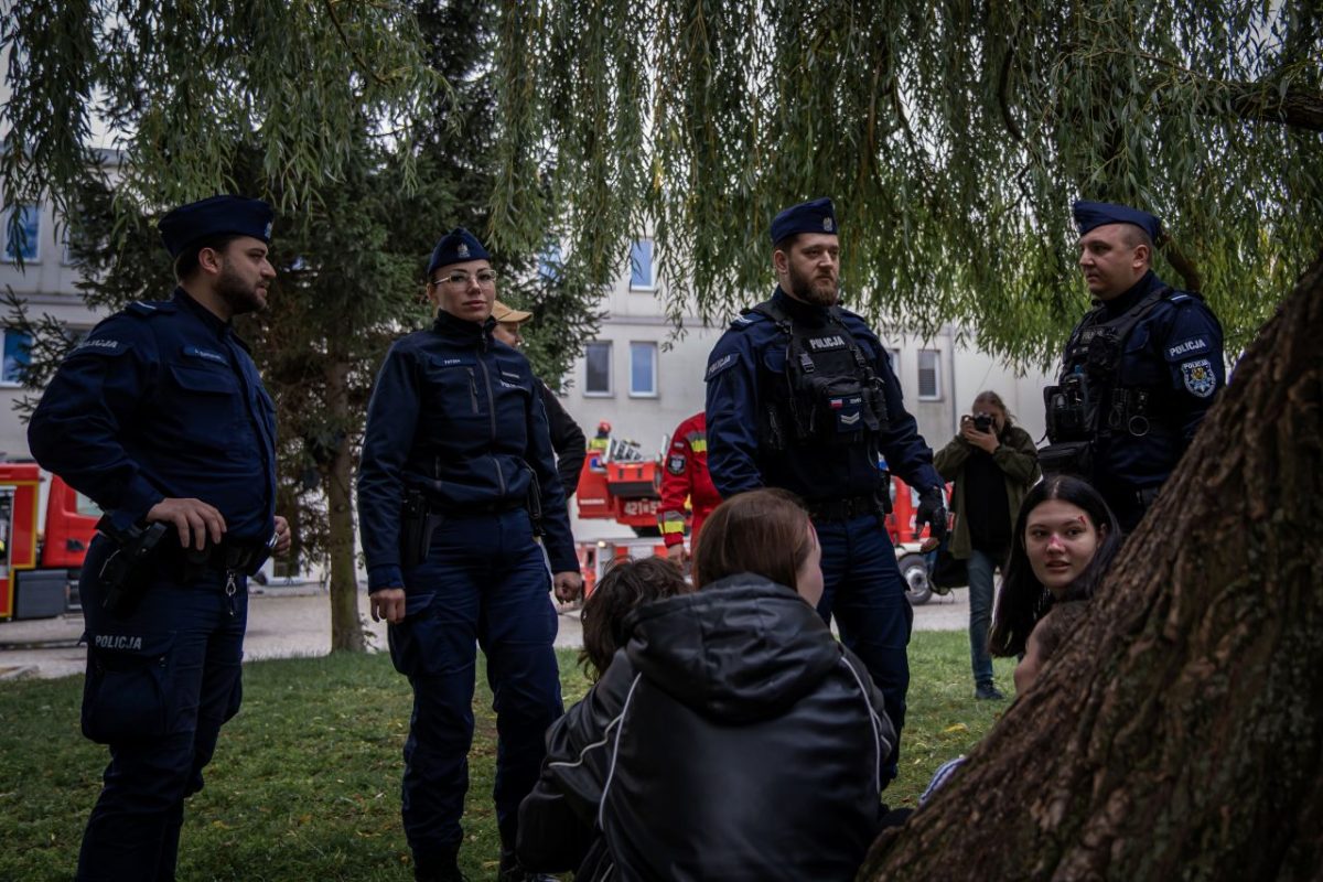 ćwiczenia w terenie służb mundurowych i obrony cywilnej 