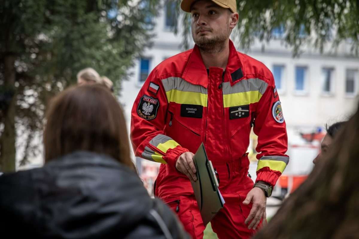 ćwiczenia w terenie służb mundurowych i obrony cywilnej 