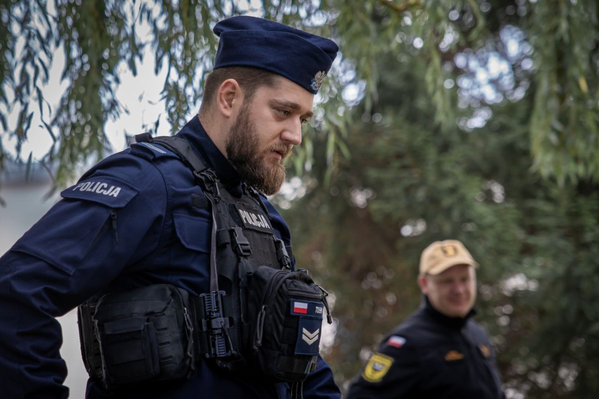 ćwiczenia w terenie służb mundurowych i obrony cywilnej 