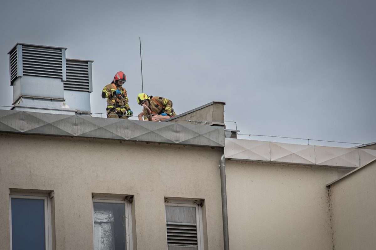 ćwiczenia w terenie służb mundurowych i obrony cywilnej 