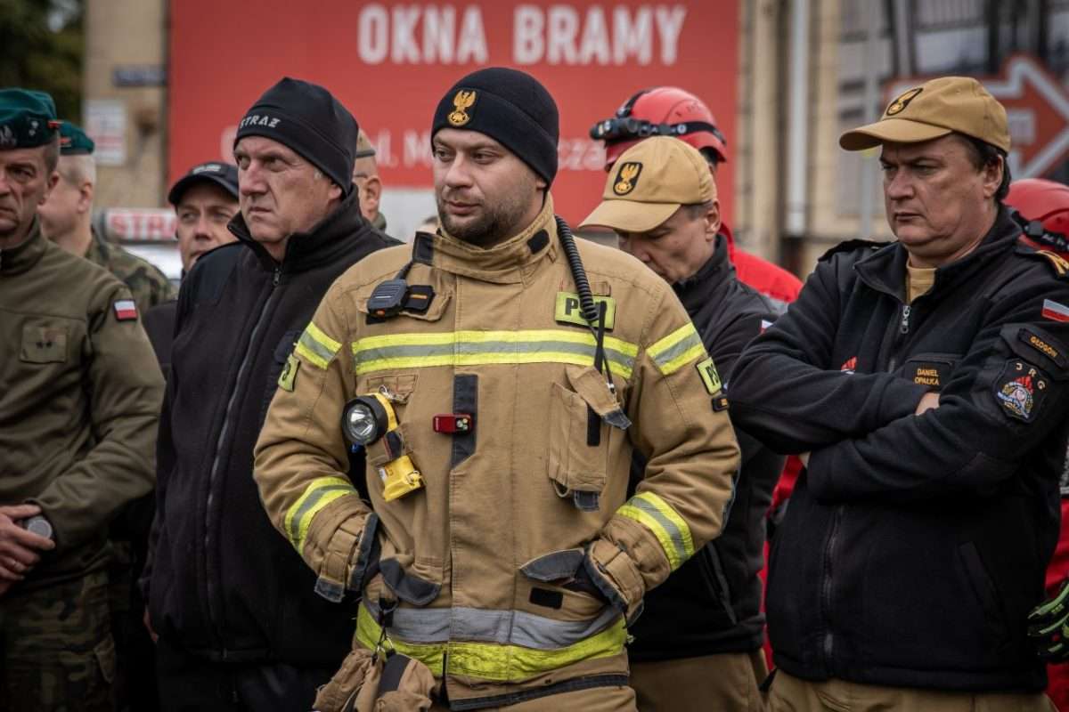 ćwiczenia w terenie służb mundurowych i obrony cywilnej 