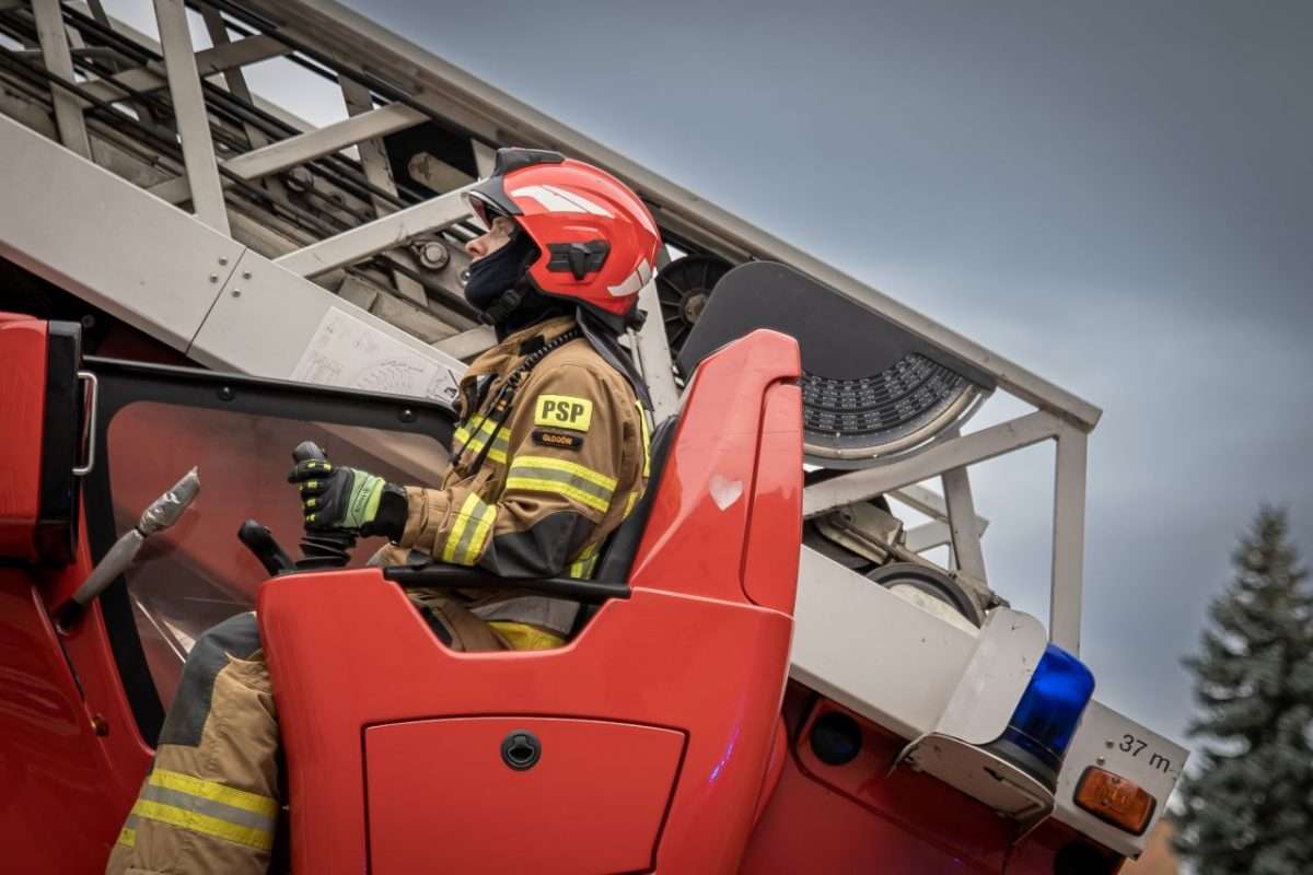 ćwiczenia w terenie służb mundurowych i obrony cywilnej 