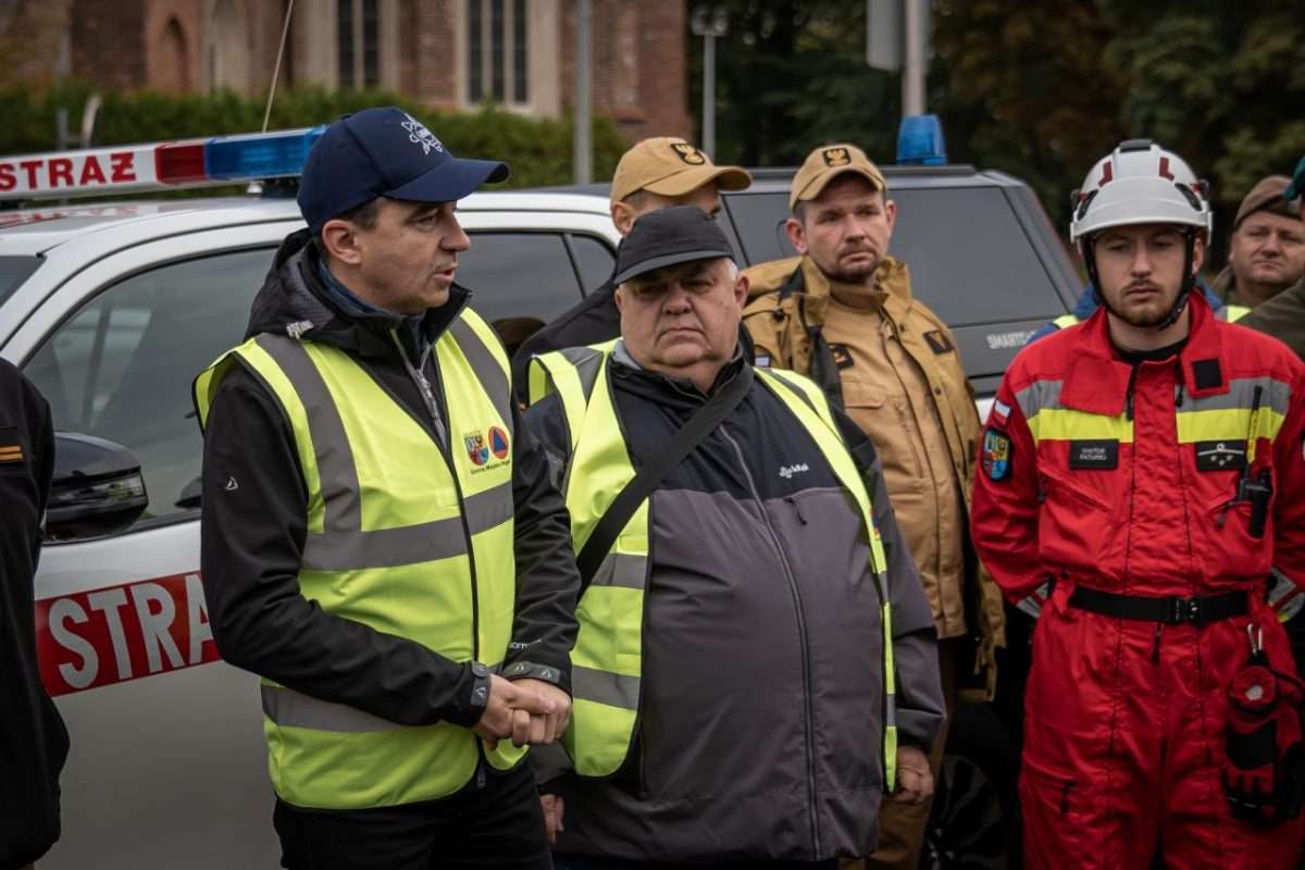 ćwiczenia w terenie służb mundurowych i obrony cywilnej 