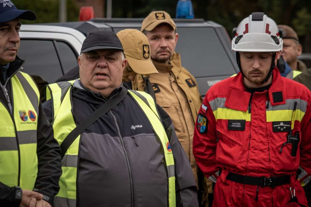 ćwiczenia w terenie służb mundurowych i obrony cywilnej 