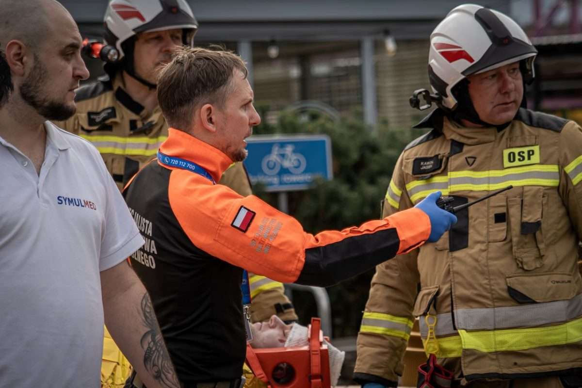 ćwiczenia w terenie służb mundurowych i obrony cywilnej 