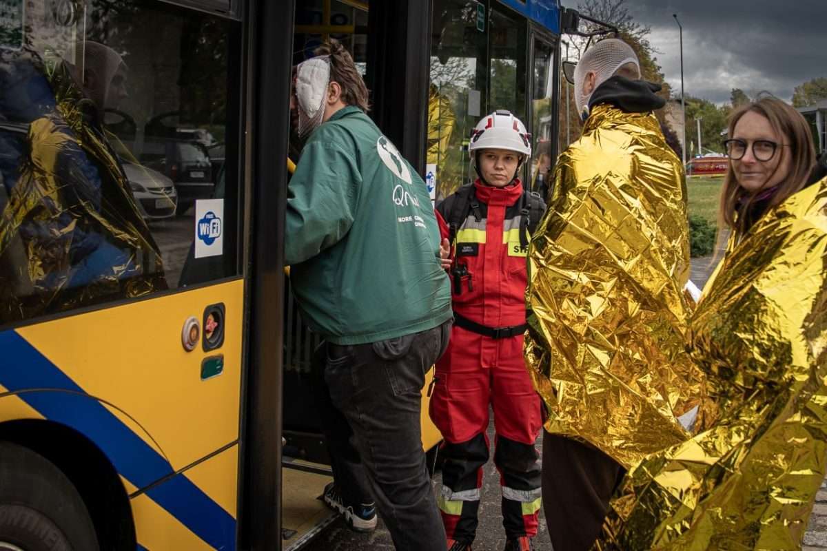 ćwiczenia w terenie służb mundurowych i obrony cywilnej 