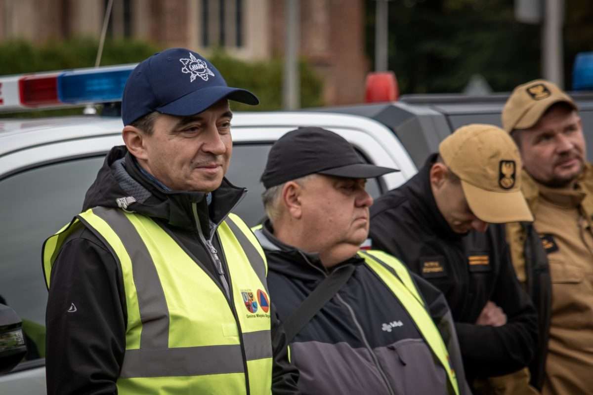 ćwiczenia w terenie służb mundurowych i obrony cywilnej 