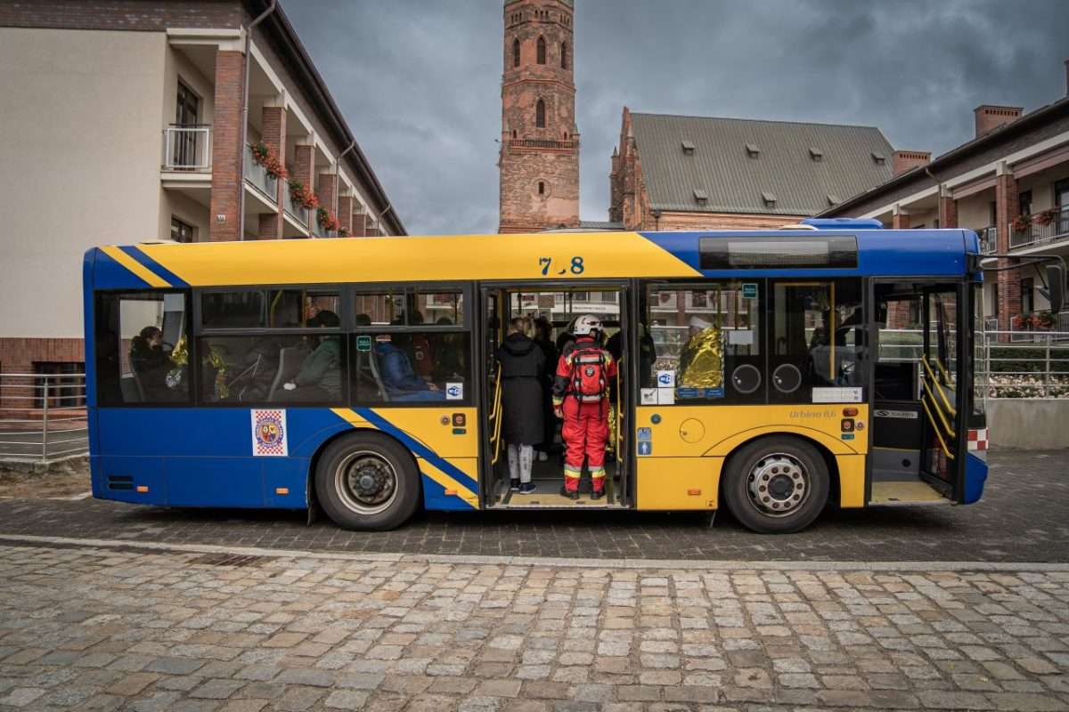 ćwiczenia w terenie służb mundurowych i obrony cywilnej 