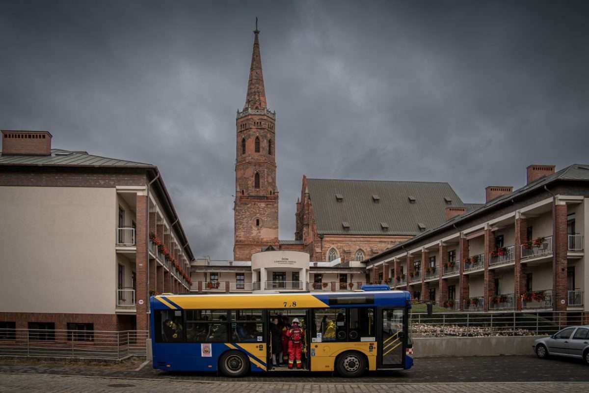 ćwiczenia w terenie służb mundurowych i obrony cywilnej 
