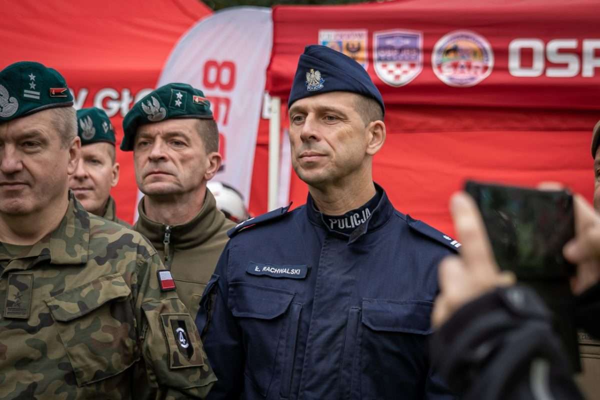 ćwiczenia w terenie służb mundurowych i obrony cywilnej 