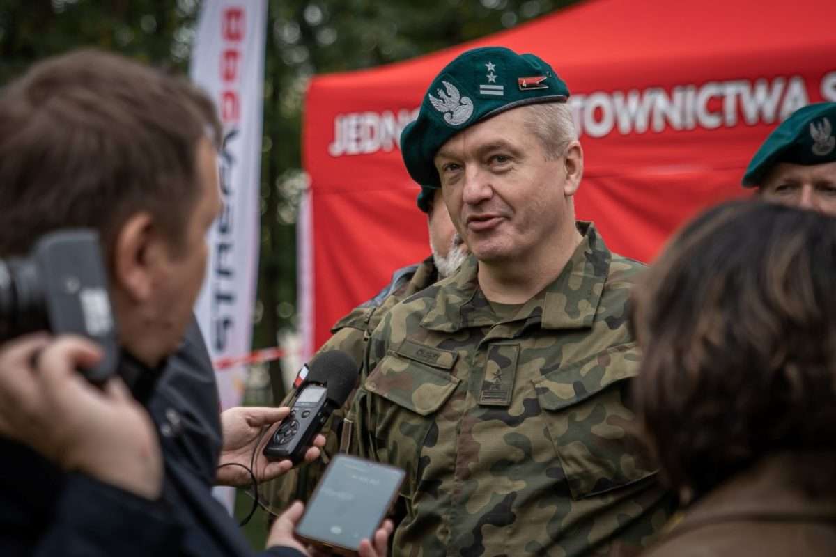 ćwiczenia w terenie służb mundurowych i obrony cywilnej 