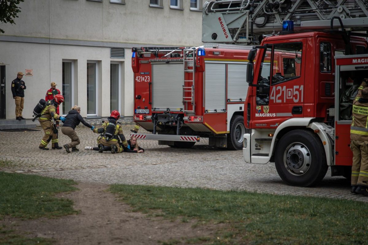 ćwiczenia w terenie służb mundurowych i obrony cywilnej 