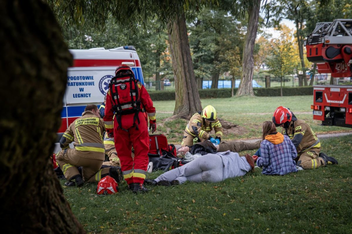 ćwiczenia w terenie służb mundurowych i obrony cywilnej 