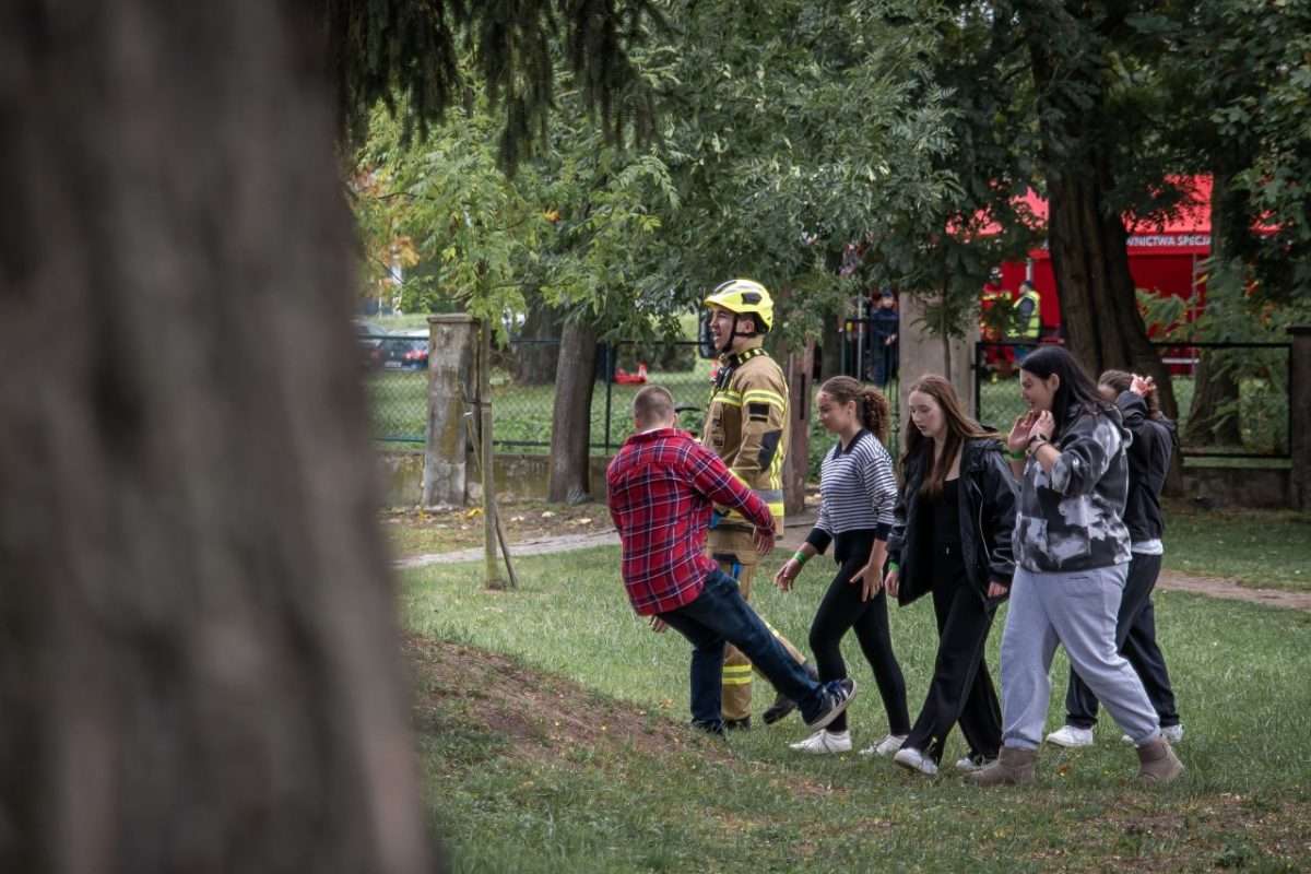ćwiczenia w terenie służb mundurowych i obrony cywilnej 