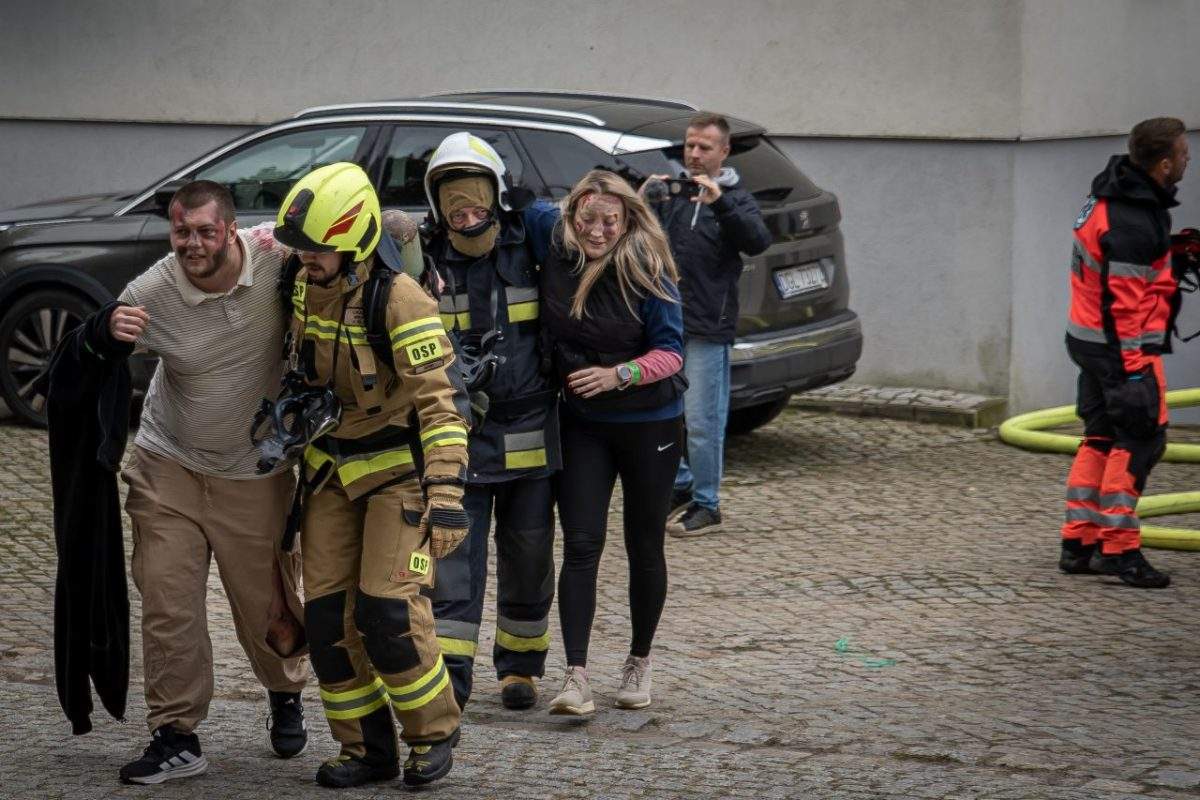 ćwiczenia w terenie służb mundurowych i obrony cywilnej 